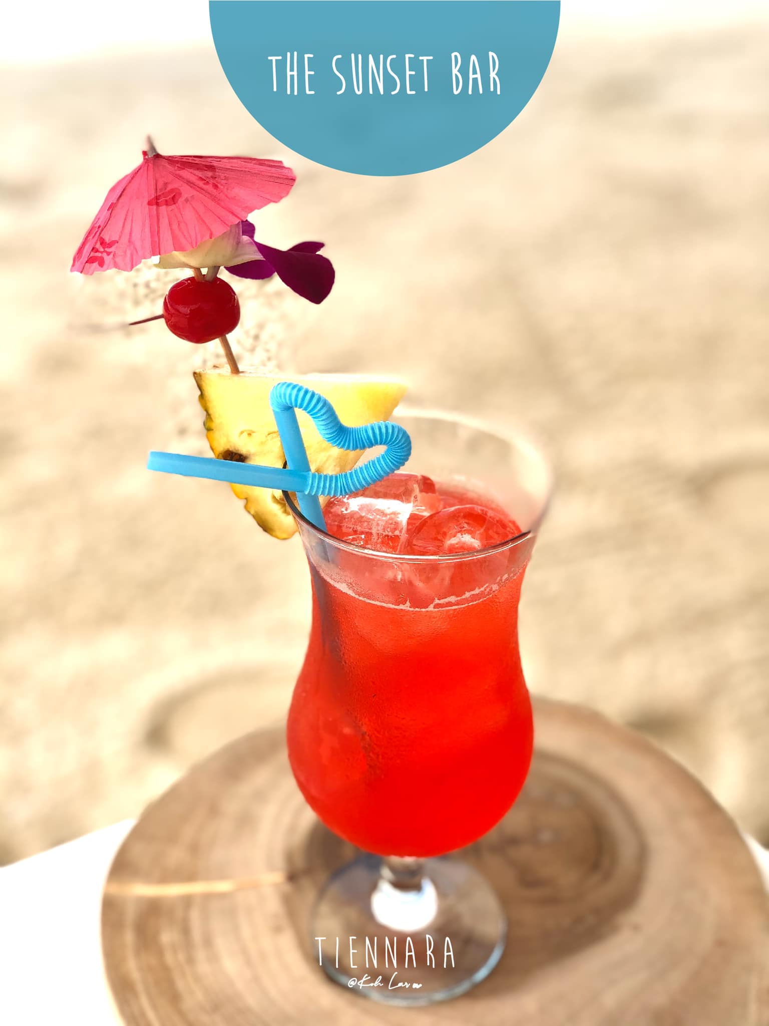 Cocktails at The Sunset Bar, Tiennara